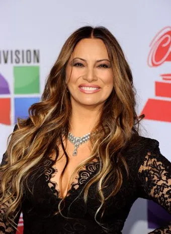 miriam hernández image