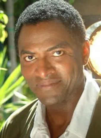 carl lumbly image