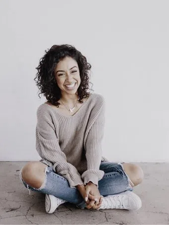 liza koshy image