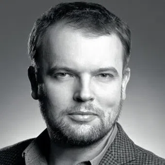 tomasz konieczny image