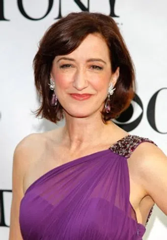 haydn gwynne image