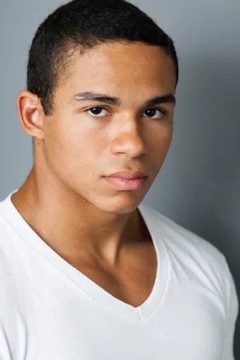 noah gray-cabey image