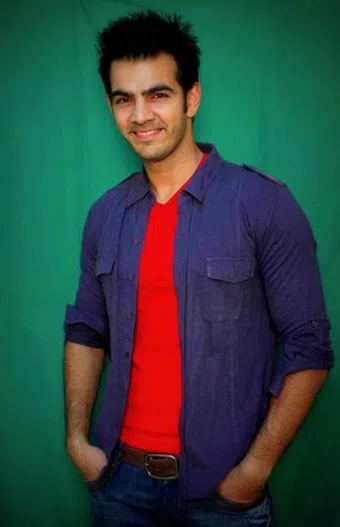 karan grover image