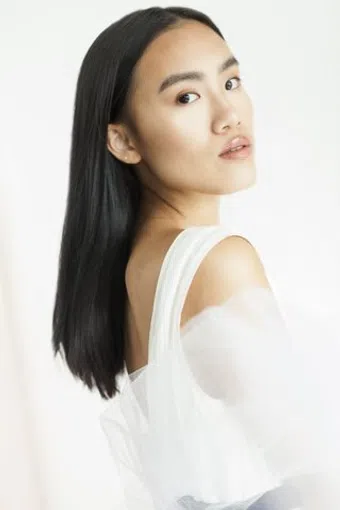 claudia kai image