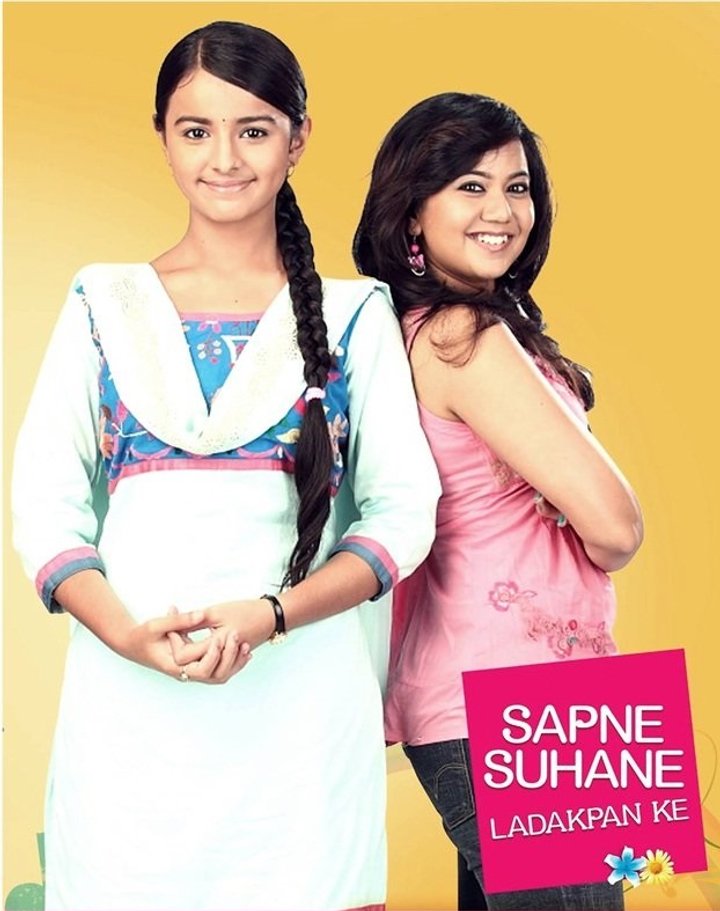 Sapne Suhane Ladakpan Ke (2012) Poster