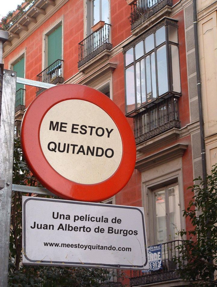 Me Estoy Quitando (2005) Poster