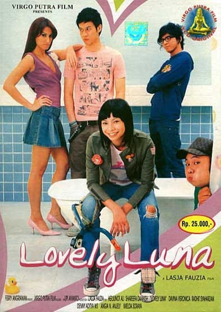 Lovely Luna (2004) Poster