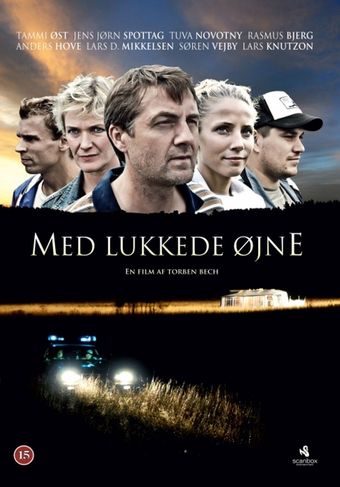 med lukkede øjne 2010 poster