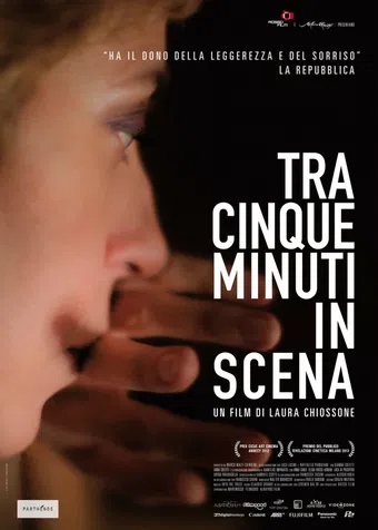 tra cinque minuti in scena 2012 poster